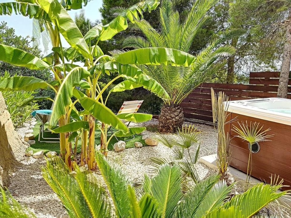 Maison avec jaccuzzi, vue mer montagne, calme Villa in Marina Baixa