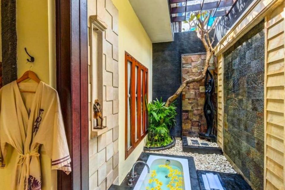 Kastara 4 BR Private Pool Villa NE151A Villa in Kuta