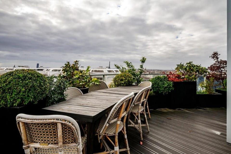 Luxury Home - Batignolles / Montmartre view Apartment in Paris