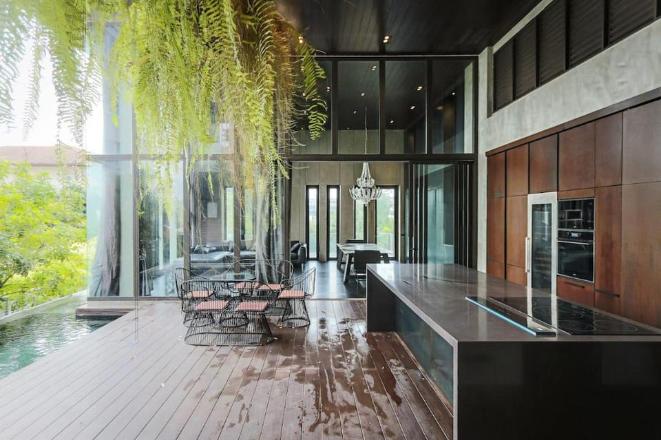 Breathtaking Oasis Pool Villa w/Jacuzzi in Ekkamai Vacation rental in Bangkok