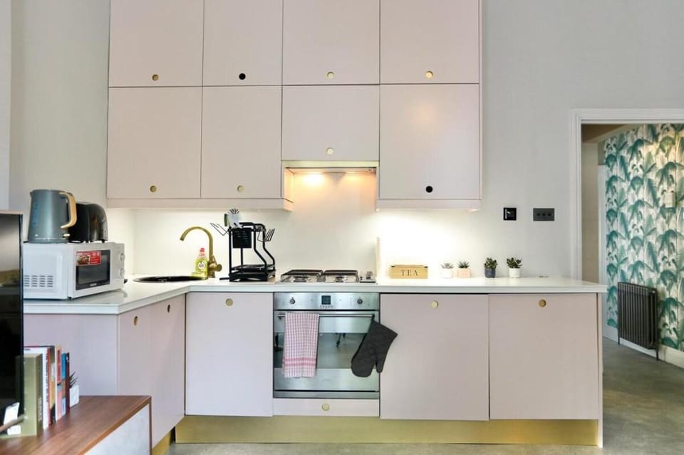 Charming Flat Portobello Apartment in City of Westminster