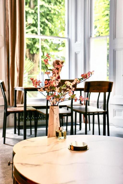 Charming Flat Portobello Apartment in City of Westminster
