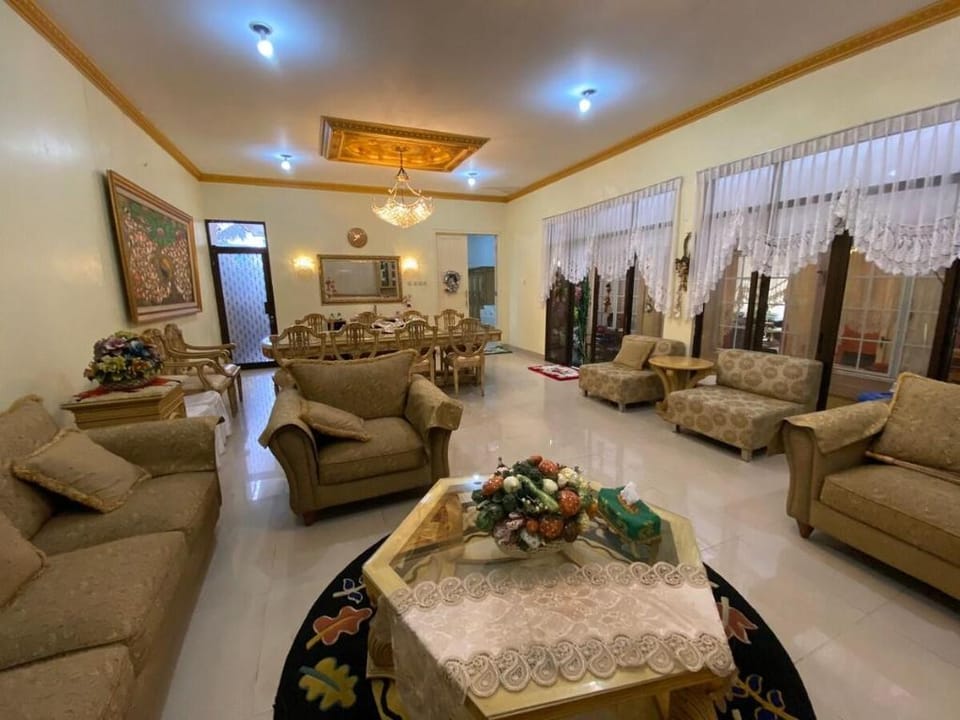Familly Villa Bukit Sentul City Near to the Mall Vacation rental in West Java