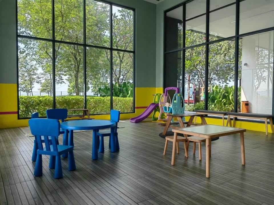 Emporis - 7Pax, 5Room,2Br,2CarPark Segi, MRT, Jaya Apartment in Petaling Jaya