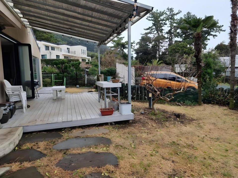 Dog Pension Hazen Bed and Breakfast in South Korea