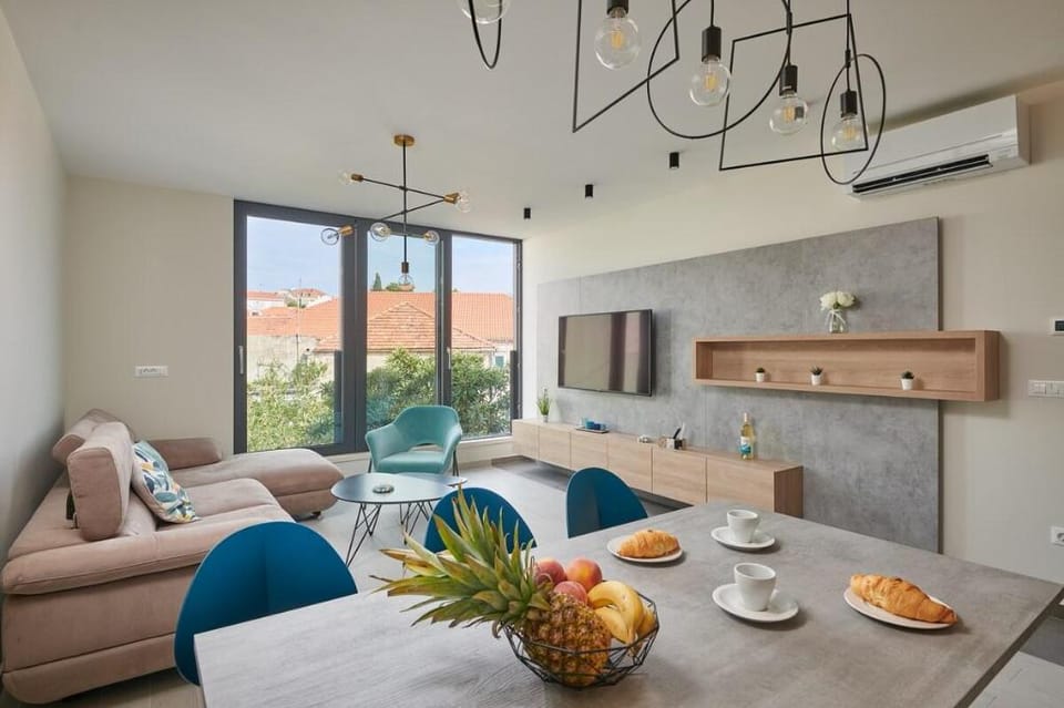 Luxury Two Bedroom Apartment Tiffany Apartment in Cavtat