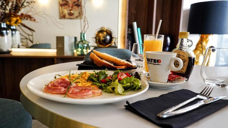 Studio apartment On The Massena! Free Breakfast Apartment in Nice