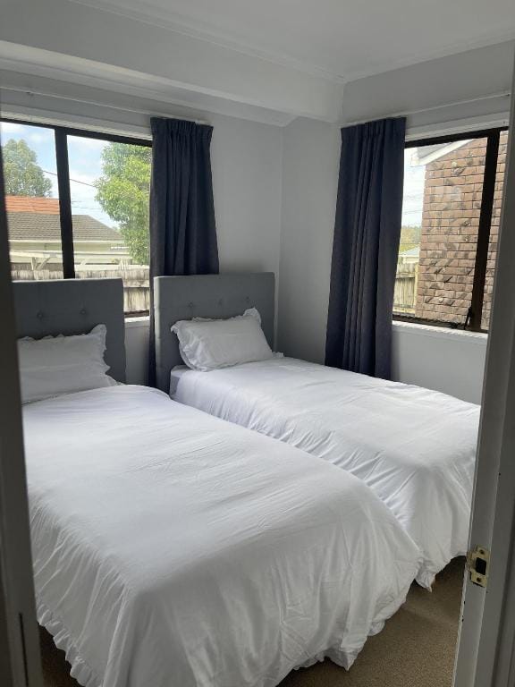 KTC Spacious 4BR Family Retreat Vacation rental in Auckland