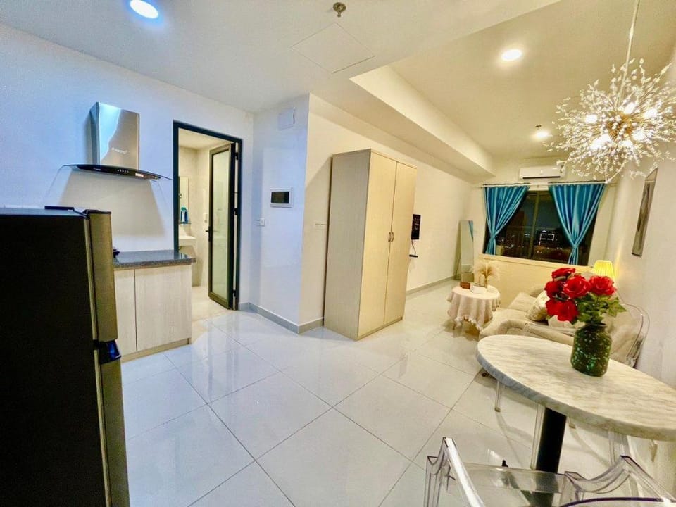 Soho STU APT -KING BED-5mins BUI VIEN-FREE PICK UP Apartment in Ho Chi Minh City