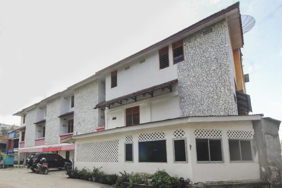 OYO 3872 Wisma Family Hotel in Indonesia