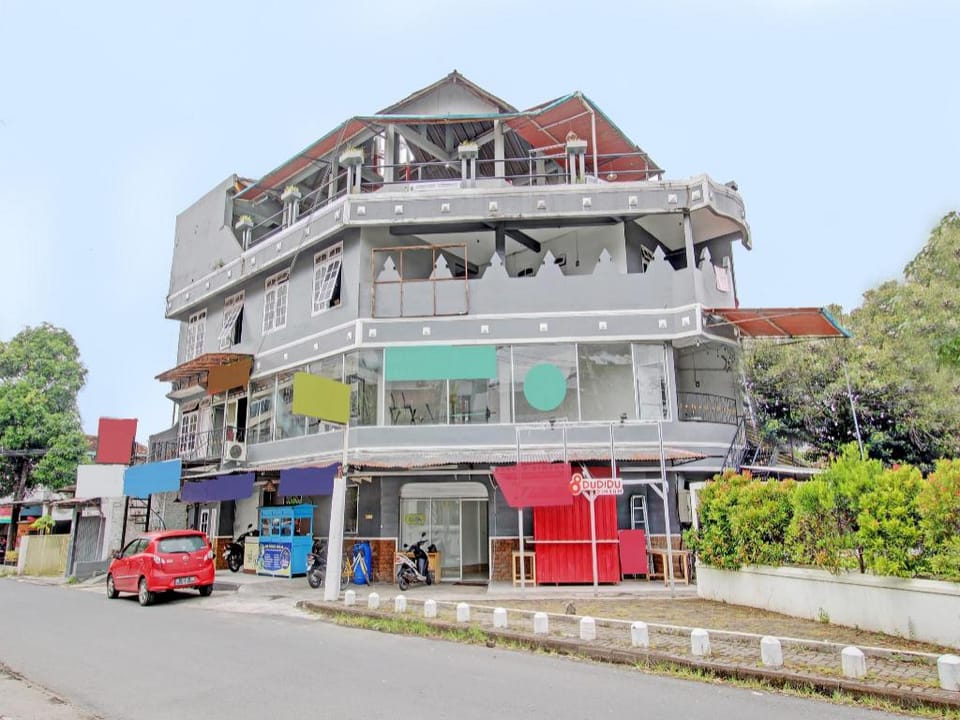 OYO 92166 Nirwana Inn Syariah Hotel in Special Region of Yogyakarta