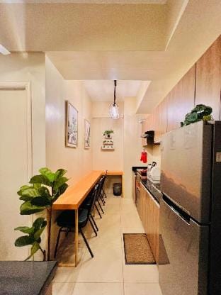 Y Stylish 2BR Option for 6 Apartment in Iloilo City