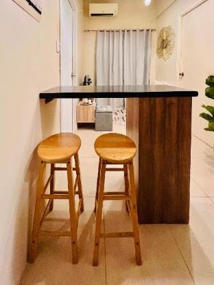 Y Stylish 2BR Option for 6 Apartment in Iloilo City