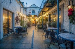 Cosy At The Mews - 2 Bedroom Apartment - Tenby Apartment in Wales