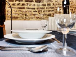 Nice apartments in a monumental square farm. Vacation rental in Flanders