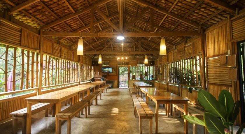Tinipak Lodge Bed and Breakfast in Calabarzon
