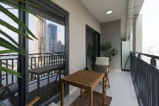Quiet 1BR with river view Vacation rental in Dubai