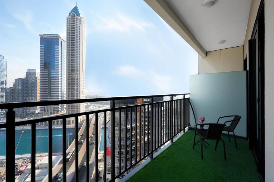 Quiet 1BR with river view Vacation rental in Dubai
