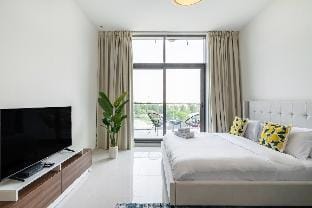 Cozy studio | Damac Hills Vacation rental in Dubai