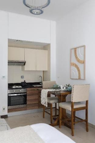 Fancy studio in Sparkle Tower Vacation rental in Dubai