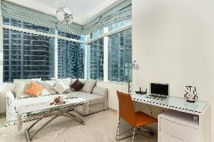 Beautiful 1BR with sunset view Dubai Marina Vacation rental in Dubai