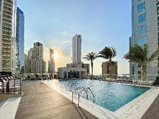 Beautiful 1BR with sunset view Dubai Marina Vacation rental in Dubai