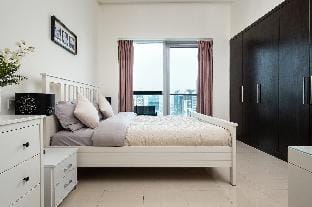 Stunning Marina View, 1 bedroom Vacation rental in Dubai