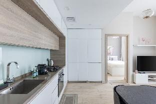 Bright 1BR, sea view and balcony Vacation rental in Dubai