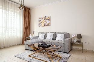 Premium stay at Marina Quay West Vacation rental in Dubai