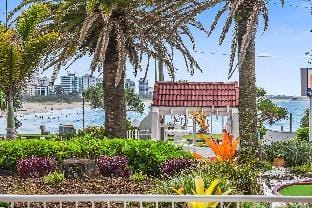 2 Bedroom Unit-Ocean View, Pool, Mini Golf & more! Apartment in Maroochydore