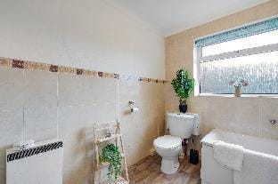 Bourne Court Attractive 1 bedroom Apt by MDPS Apartment in London Borough of Harrow