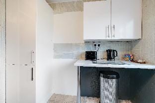 Bourne Court Attractive 1 bedroom Apt by MDPS Apartment in London Borough of Harrow