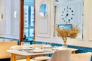 Moxy HCMC Aparts - Vinhomes Central Park, Ice Rink Apartment in Ho Chi Minh City
