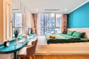 Moxy HCMC Aparts - Vinhomes Central Park, Ice Rink Apartment in Ho Chi Minh City