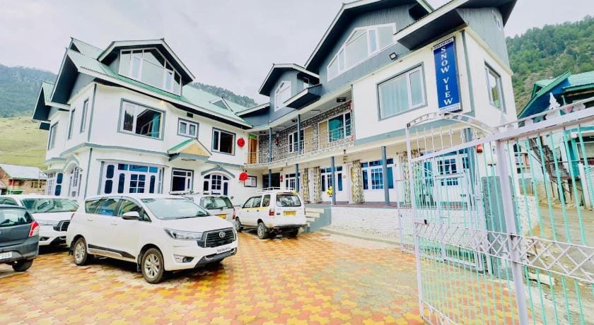 sonamarg snow view Hotel in India