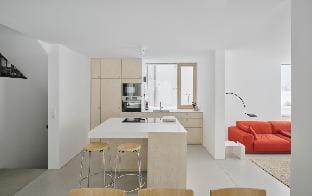 Urban Mountain Splitlevel with Lake View Apartment in Tyrol
