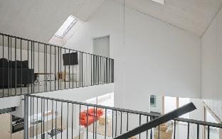 Urban Mountain Splitlevel with Lake View Apartment in Tyrol