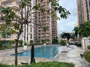 Minimalist and Cozy Place with Balcony Vacation rental in Makati
