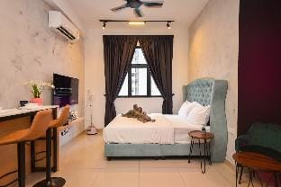 Twin Tower Studio Suite 10 | Netflix【5mins to CIQ】 Apartment in Johor Bahru