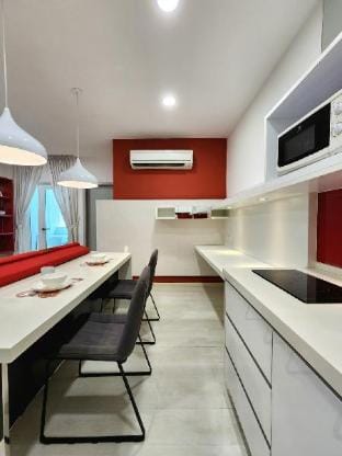 Modern Suite in Penang Island Apartment in George Town