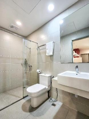 Modern Suite in Penang Island Apartment in George Town