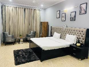 Comfy Stayz Bungalow BS 146 Sector 70 Vacation rental in Noida