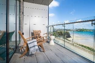 Cliff Edge Apartment in Newquay