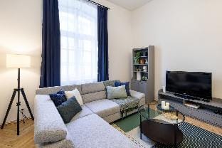 WAWELOVE spacious 3 bedroom apt 1 min to Main Sq! Apartment in Krakow