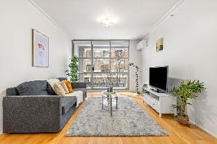 A Chic Studio Right Next to Darling Harbour Vacation rental in Sydney