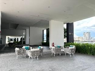 Cozy Urban Suites Georgetown View Apartment in George Town
