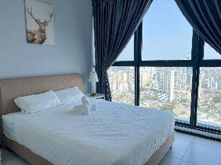 Stylish Urban Suites Georgetown Sea View Apartment in George Town