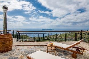 Giannios Traditional Superior suite by Estia Apartment in Crete