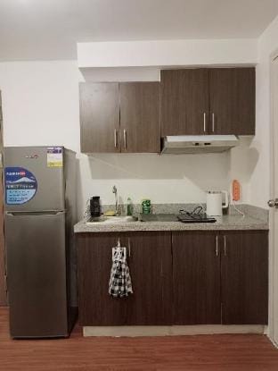 Condotel in Pasig City - Hampton Gardens Apartment in Pasig