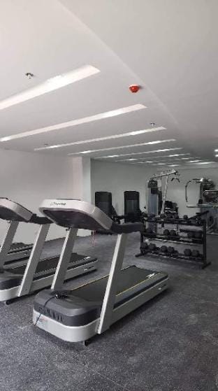 Sunshine100Tower2 2BR-806 70"TV+Pool+Wifi+Karaoke Apartment in Mandaluyong